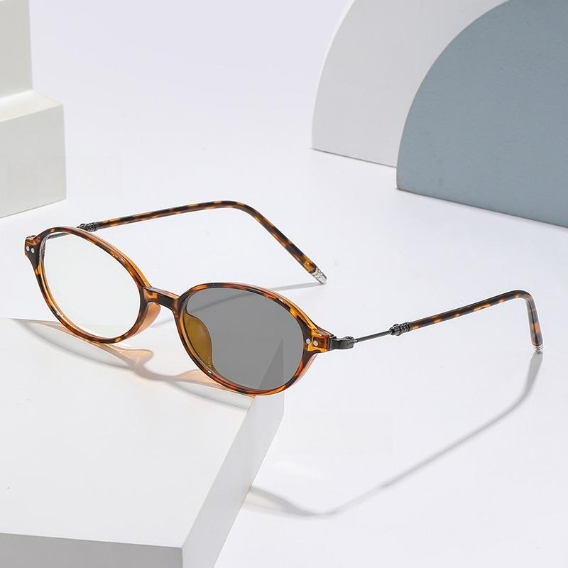 Fashionable Oval-Frame Photochromic Myopia Glasses High Definition Eye Protection Anti-Blue Light Eyewear Diopter 0 To -4.0
