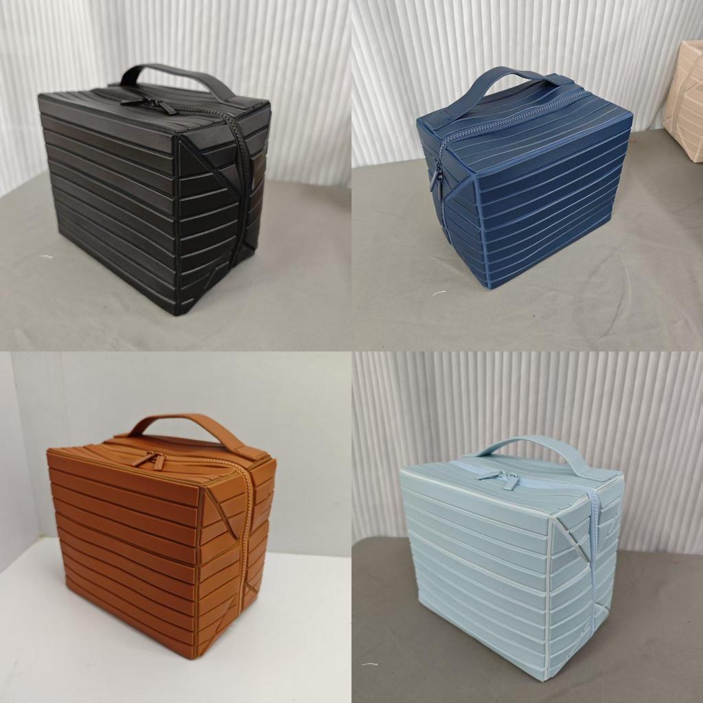 Pvc Travel Makeup Bag With Striped Design And Foldable Function For Daily Use