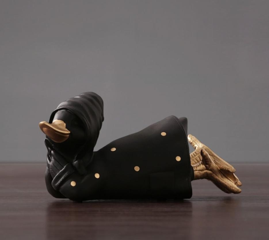 

Nordic Umbrella Black Duck Resin Statue Ornaments Office Home Desk Figurines Crafts Home Livingroom table Animal Sculpture Decor