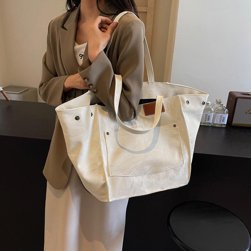 Large Capacity Temperament Commuter Tote Bag for Ladies 2026 Oversized Women's Fashion Retro Shoulder Shopping Bag High Sense