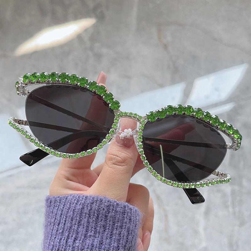 Fashion Luxury Crystal Shiny Sunglasses Women Sexy Cat Eye Rhinestone Party Elegant Sun Glasses Female Shades