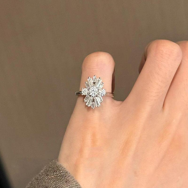 

Fashion inlay full diamonds sunflower tail ring high-end feel snowflake rings for women adjustable for daily jewelry gifts resizable серебряный