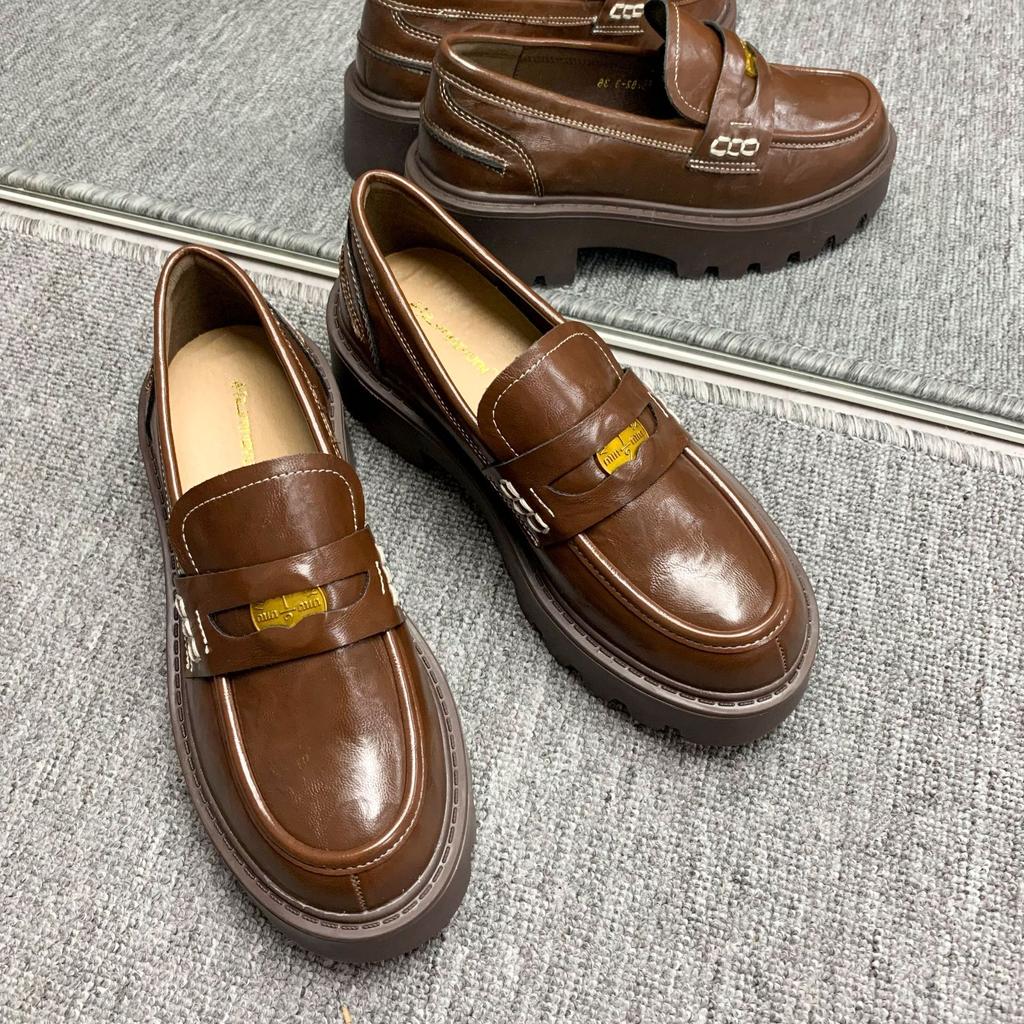 The spot will be sent in seconds! Grape mother has the same shoes, horse skin, small gold coins, British style round head, and lazy loafers wit