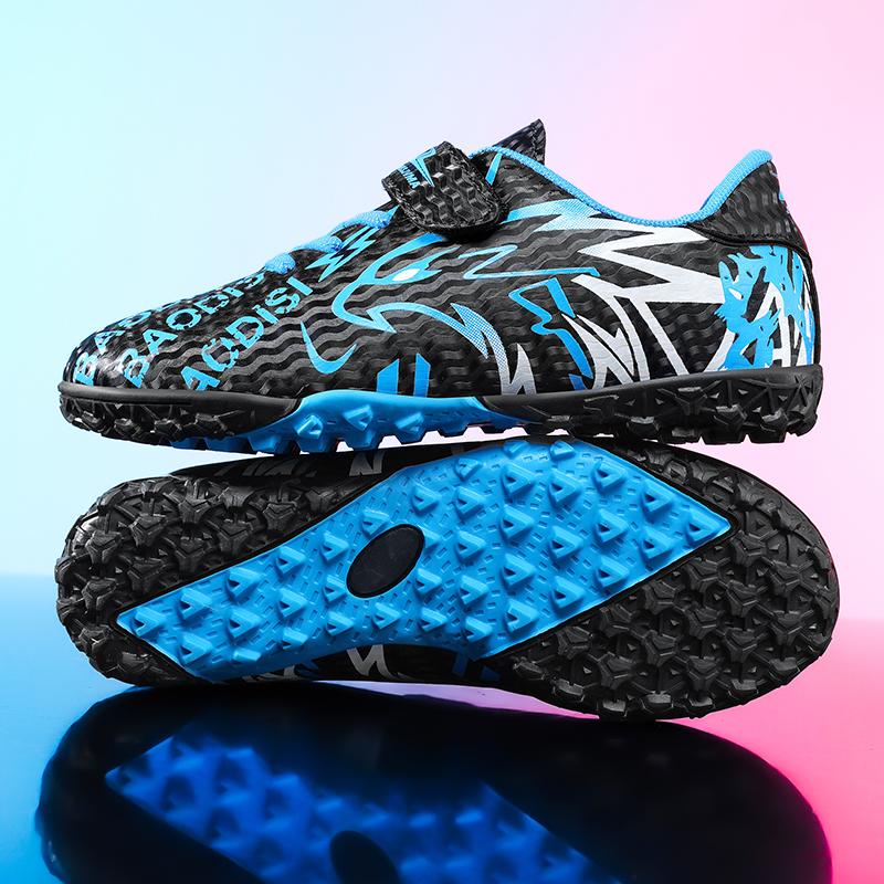 New Men Kids Non-Slip Football Boots Ultralight Soccer Shoes Cleats Match Grass Boys Professional Training Shoes Drop Shipping