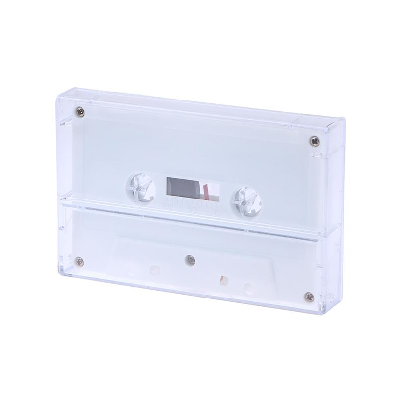 1 sada standardních barevných kazetových přehrávačů s prázdnou kazetou a 45minutovou magnetickou kazetou, průhlednou úložnou krabicí pro nahrávání řeči a hudby