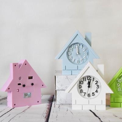 Analóg ébresztőóra széles körben alkalmazott, hosszú élettartamú, egyszínű, nagyszerű asztali kis kunyhós ébresztőóra irodai használatra