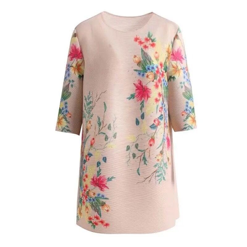 Wrinkled Temperament Top, Summer Fashionable New Style, Quarter Sleeved Western-style Age Reducing Print, Slimming T-shirt