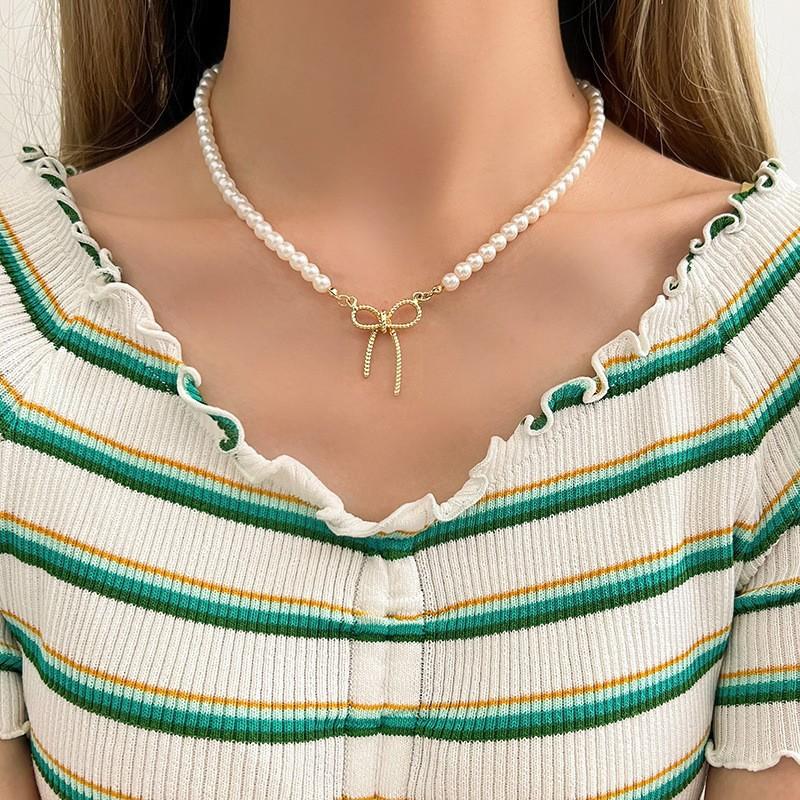 Pearl Necklace Women's Niche Light Luxury Design High-end Fashion Temperament Collarbone Chain Neck Chain Sweater Chain Bead Chain