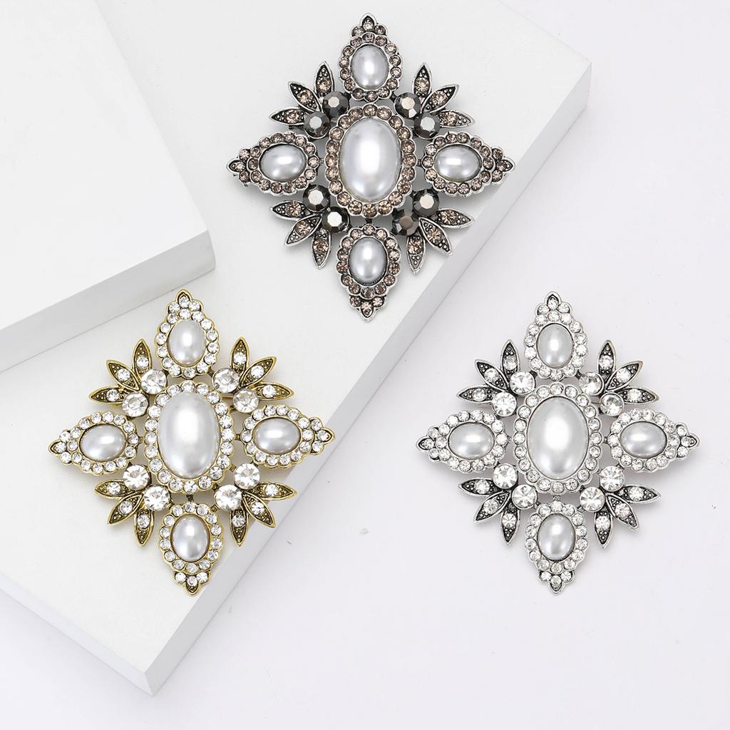 Vintage Rhinestone Cross Baroque Brooches for Women Unisex Pearl Court Pins Event Funny Luxury Gifts New Year Friends Decoration