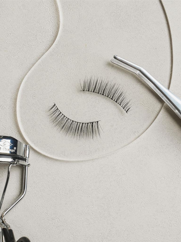 Voluminöse künstliche Wimpern - Musikalisch