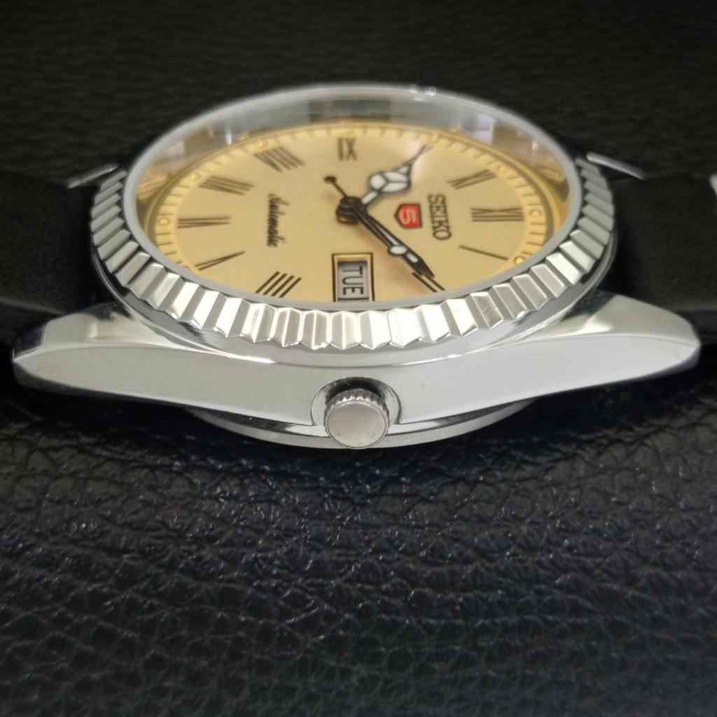 VINTAGE REFURBISHED SEIKO 5 AUTOMATIC JAPAN MENS ROMAN FIGURE WATCH a442069-1