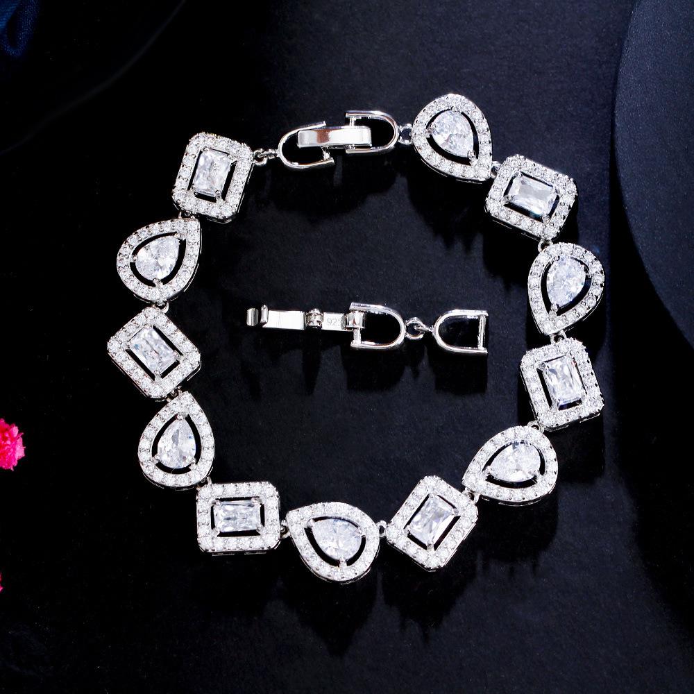 

Дизайн Легкая Роскошь Полный Бриллиант Необычный Браслет Классический Каплевидный Леденец Ручные Украшения белого золота