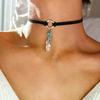 Choker di Velluto Choker in Pelle Nera Collana con Ciondolo a Forma di Piuma Colore Antico Collana a Catena Multistrato
