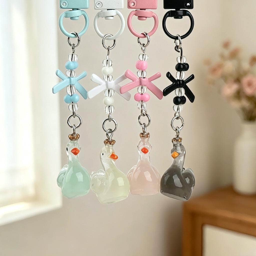 Resin Bow Pendant Delicate Cute Keychain Accessory Swan Bag Charm Versatile Glow In The Dark Swan Keychain For Small Gift Purse