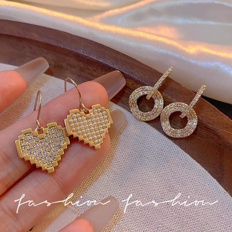 Love Pearl Stud Earrings, Gentle and Versatile Earrings 2026 Light Luxury Simple Ear Buckle Earrings