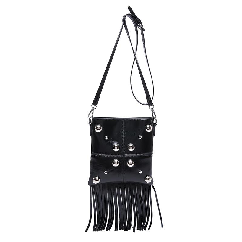 Fashionable design bucket bag Personalized Rivet Shoulder Bag Fashion Tassel Trend Crossbody Small Square Bag