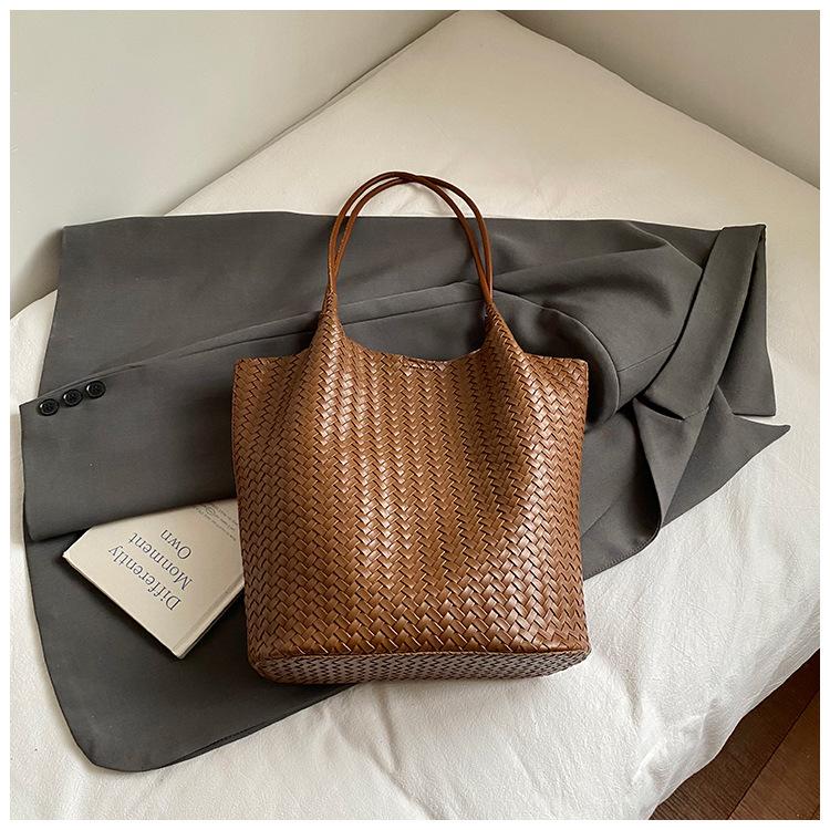 Autumn Woven Pattern Big Bag Women's 2025 New Fashion Retro Underarm Tote Bag Large Capacity Commuter Shoulder Bag