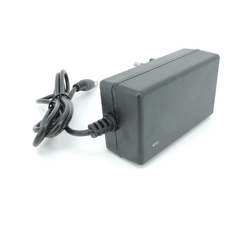 AC DC 12.6V 1A 2A charger 12 V Volt Power wall Adapter 5.5*2.5MM 12.6 V 2 A For 18650 lithium battery Pack EU US UK AU Plug W28