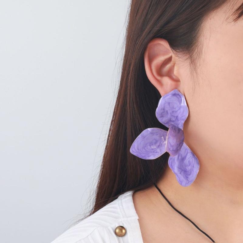 Sophisticated Earrings Ear Jewelry Flower Studs Earrings Unique Ear Pendant Alloy Texture Ear Pin for Fashion Lover