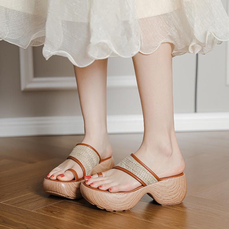 2025 season new holiday style woven soft-soled Roman toe slippers women's summer thick-soled outer wear new cool slippers