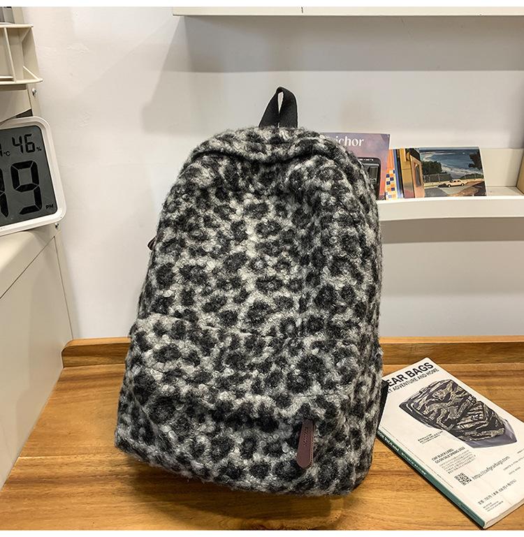 Schoolbag Retro Plush Backpack Female Popular New Fashion Leopard Print Backpack High School Student Large Capacity Schoolbag Travel Backpack
