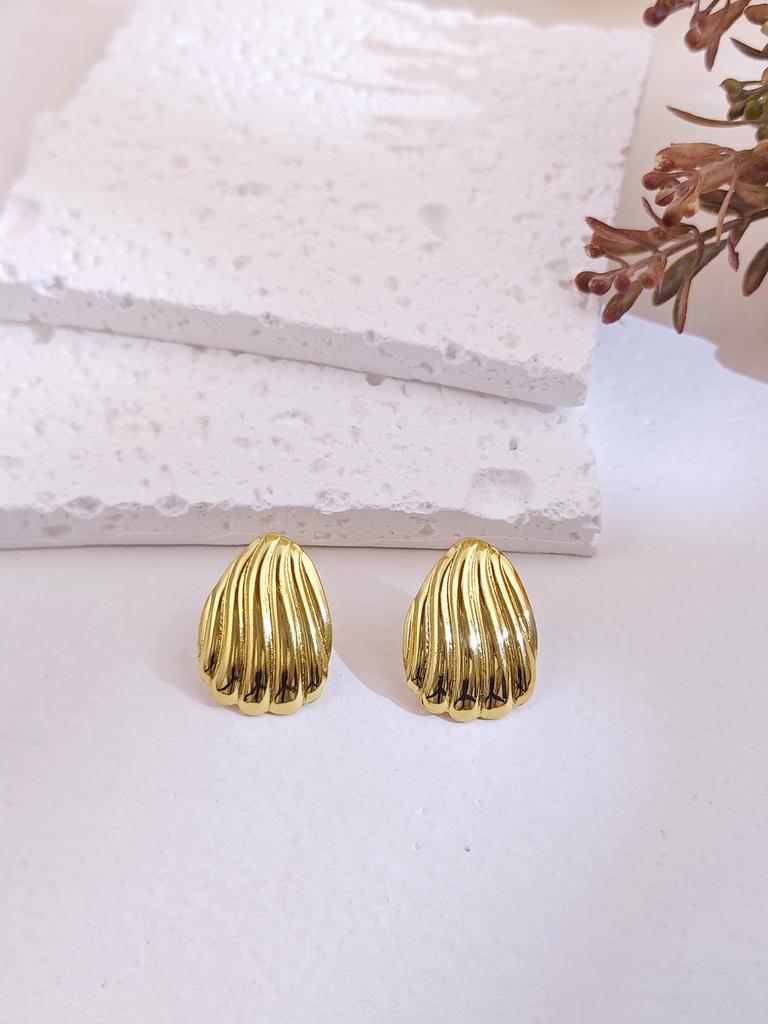 Big Stud Earrings for Women Vintage Gold Statement Chunky Stud Earrings Geometric Lightweight Gold Earring Womens Spring Jewelry