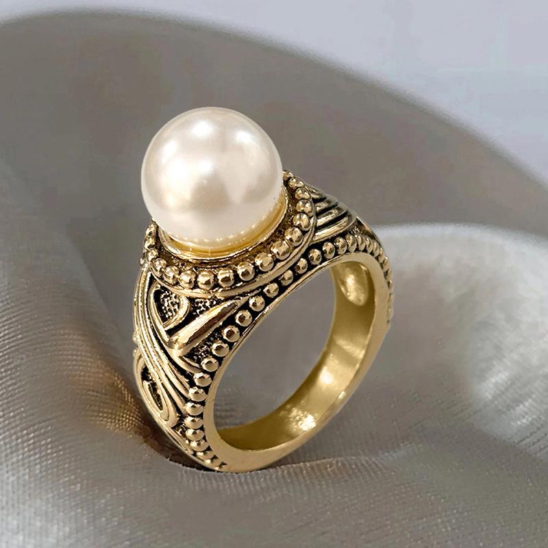 Baroque new jewelry, retro court style floating pattern engraved imitation pearl ring, hot-selling ring