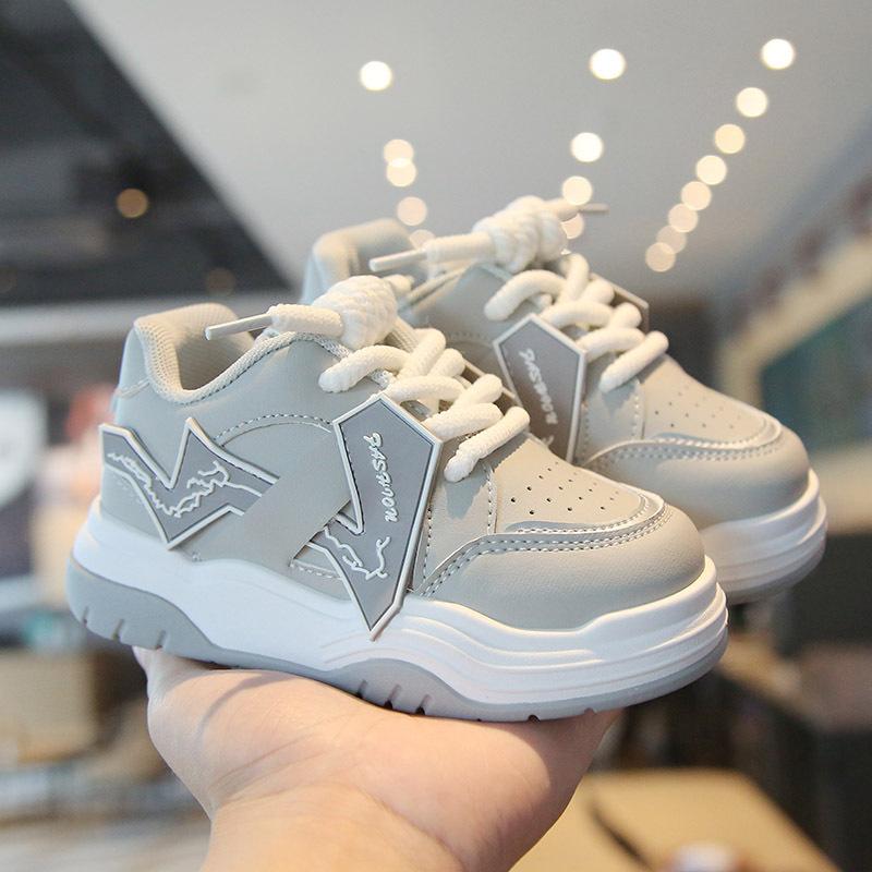 Children's sports shoes 2025 spring and autumn new boys' casual shoes lightweight trend girls board shoes soft sole baby shoes single