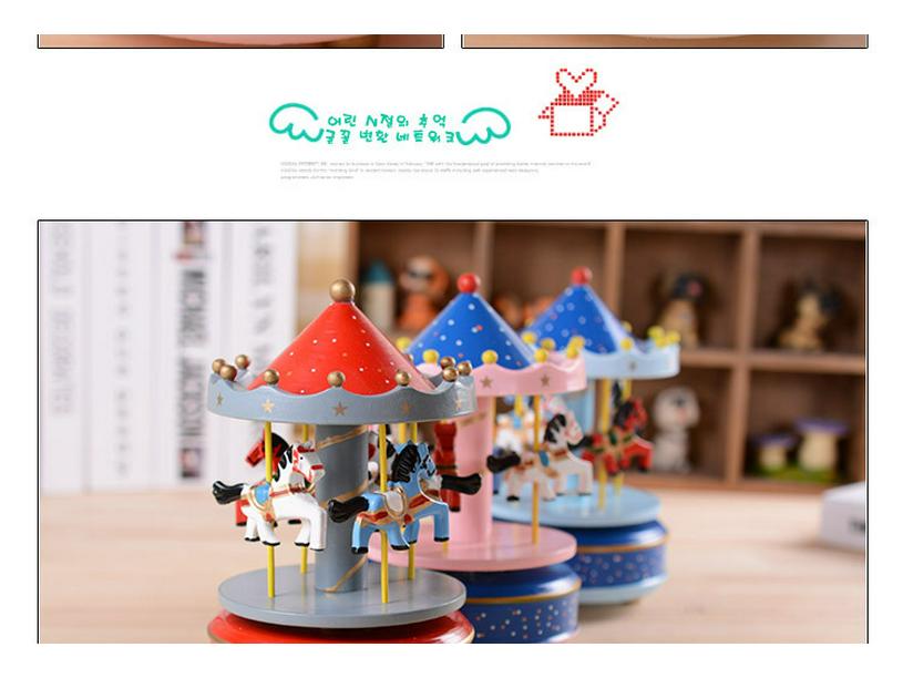 Wind-up Carousel Music Box Cake Decoration - Valentine's Day Gift & Living Room Ornament