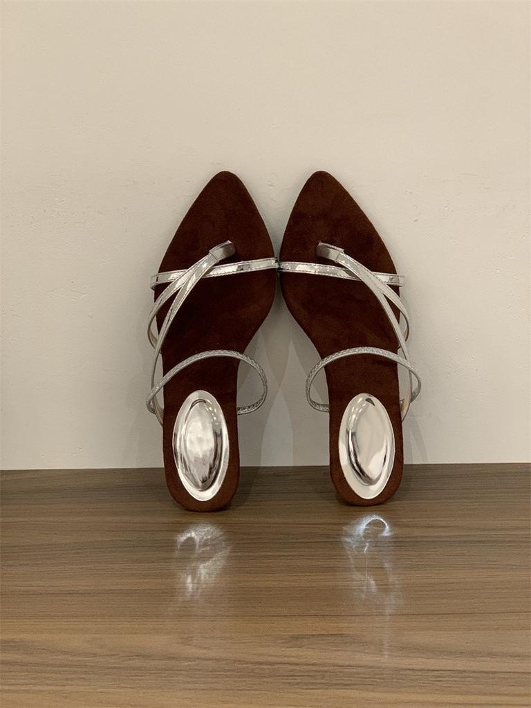 Coarse-heeled silver French pointed-toed strappy sandals fairy shoes 2025 new summer skirt toe Roman shoes