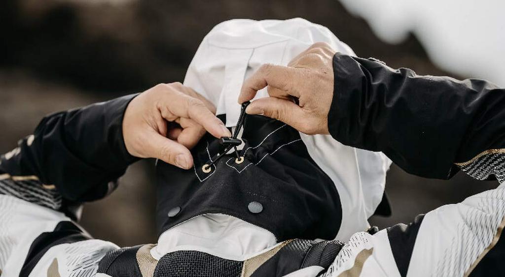 SHIMANO Fishing Rain Wear NEXUS Gore Rain Suit Limited Pro Blood Red 2XL Rock Saltwater RA-112U