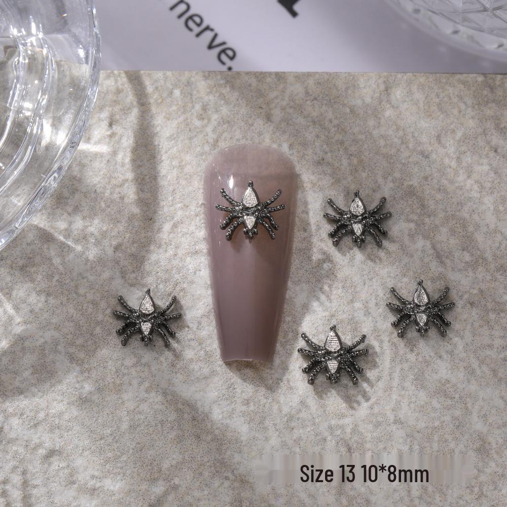 Retro Dunkelchrom Halloween Nagelanhänger: Engel, Schädel, Punk-Herz