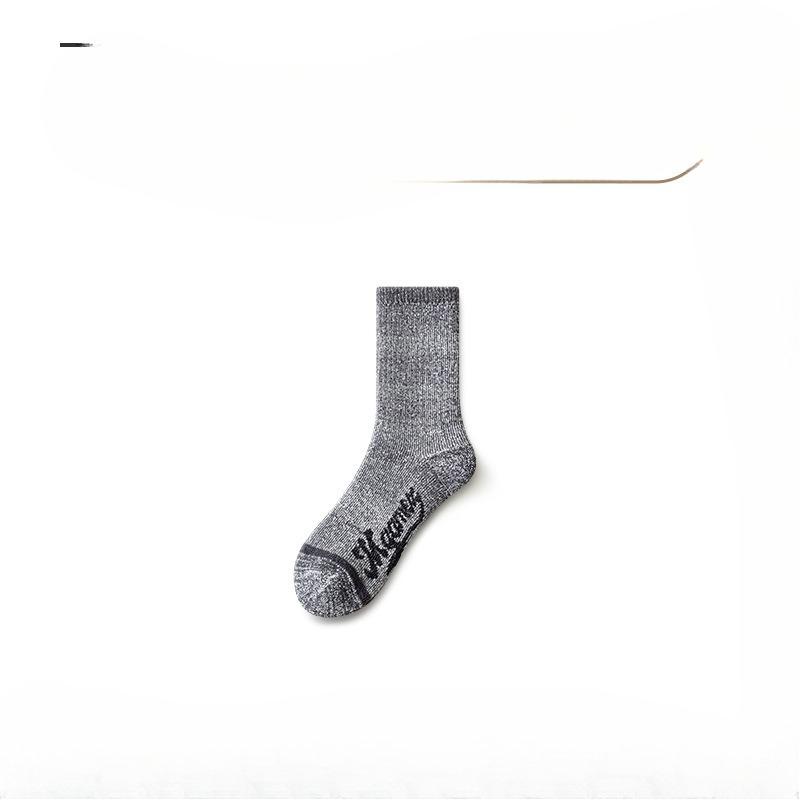 Men's Long Wool Socks Made of Cashmere. Thickened for Warmth In Autumn and Winter. with Added Insulation and Anti-odor Features.