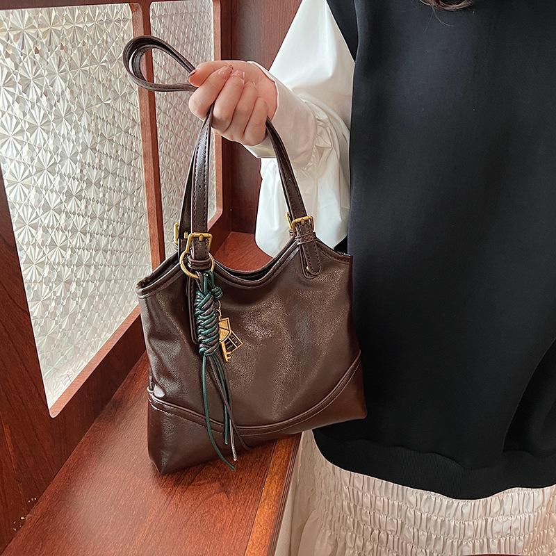 Niche retro bag women's new popular trendy versatile shoulder underarm bag portable bucket bag