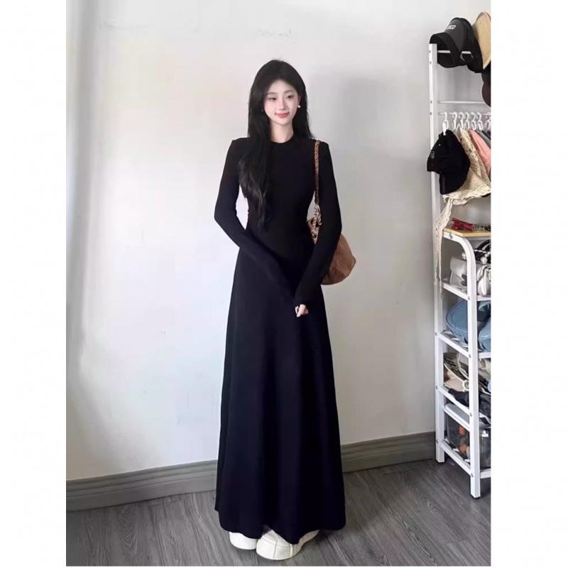 Hepburn-Style Black Long-Sleeve Dress: Elegant French Design for Women - Early Autumn, Flattering Waist-Cinch