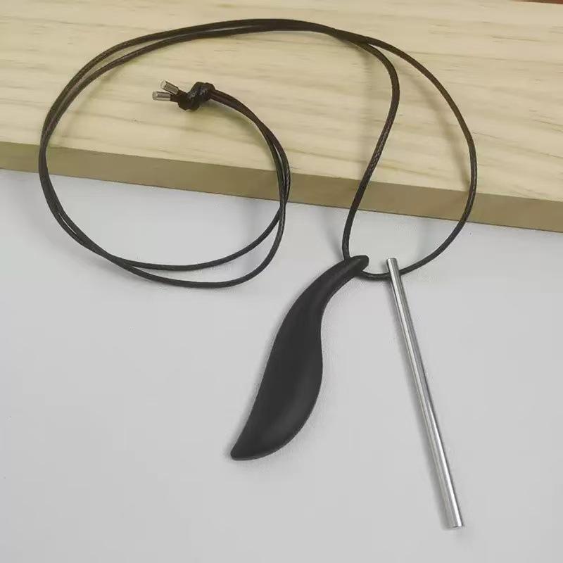 Sandelholz Metallfarben Block Halskette: Luxuriöser minimalistischer unregelmäßiger langer Anhänger.