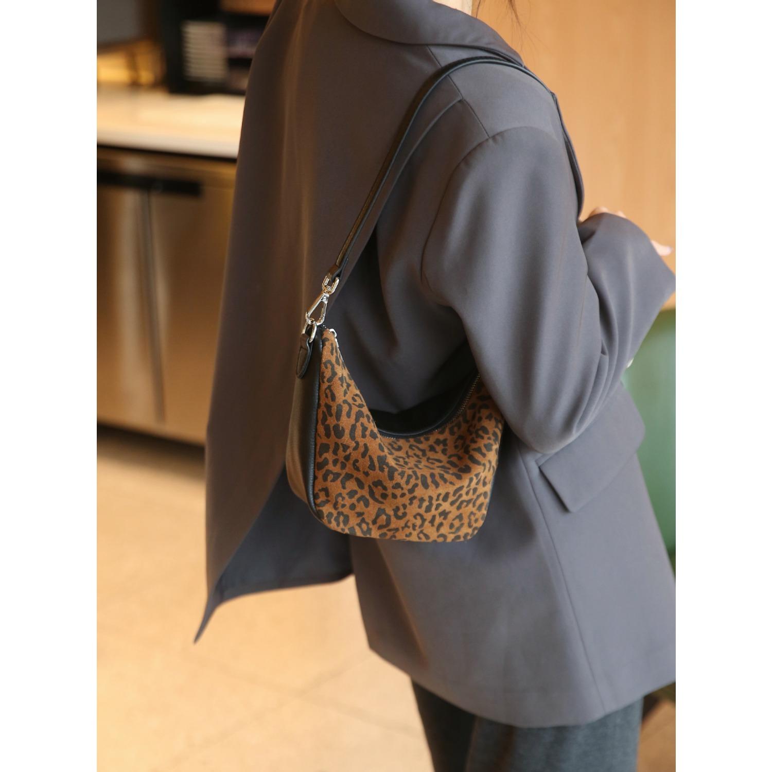 

Матовая сумка-ракушка из коровьей кожи, мягкая, высокого класса, нишевая, популярная, модная, на плечо, кроссбоди, версия-портфель из мягкой кожи леопардовый