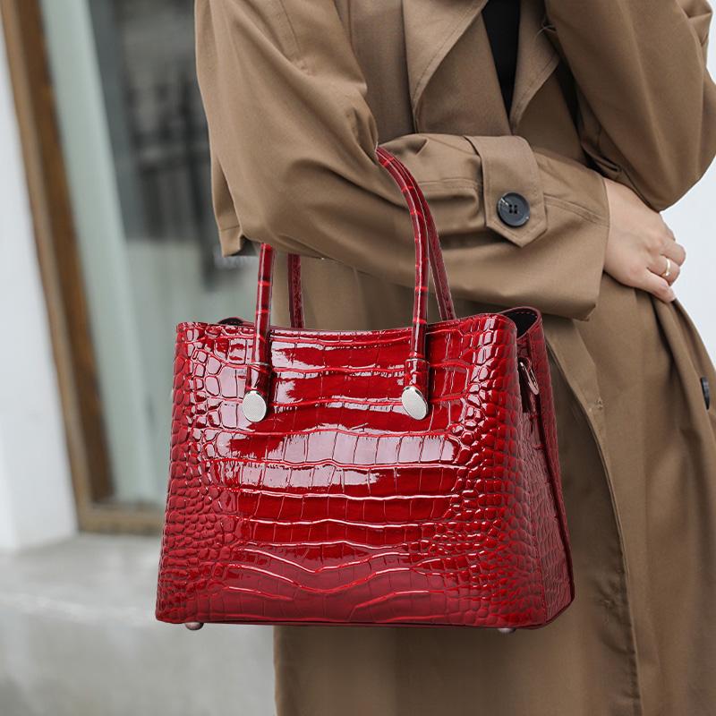 Aidrani Glossy Croc-Embossed Handbag - Classic Patent Leather Tote Bag with Detachable Strap for Office & Events L красный