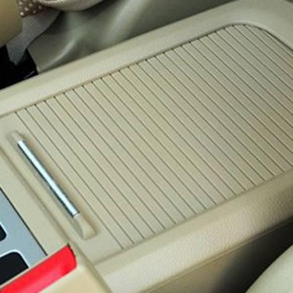 Beiger ABS-Schiebe-Rollladen-Becherhalter für die Mittelkonsole eines Great Wall Autos