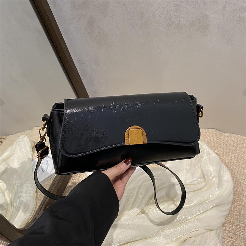 Underarm Bag Women 2025 New Trendy Popular Maillard Shoulder Bag Literary Texture Simple Commuter Small Square Bag