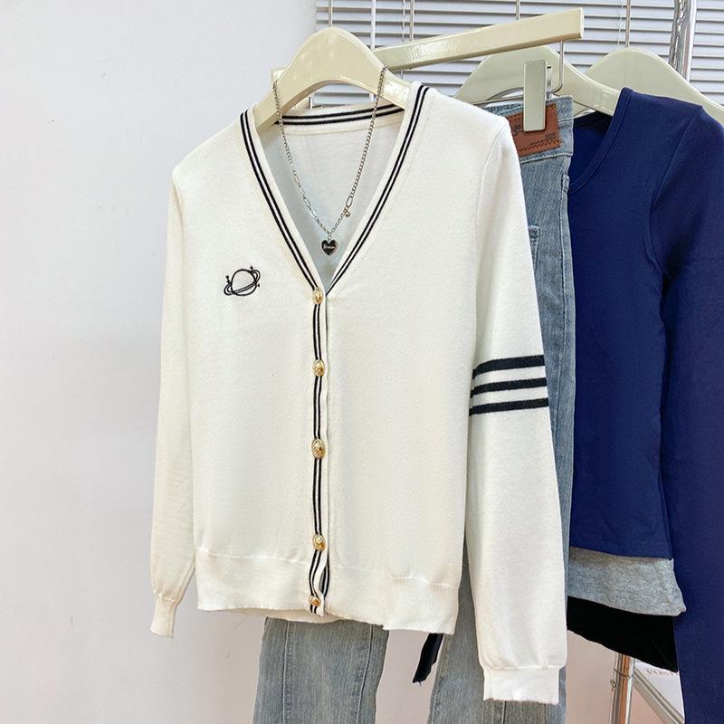 Core-spun yarn Lazy wind color matching striped V-neck knitted cardigan women s autumn and winter thin coat warm sweater one size fits all белый 2670₽