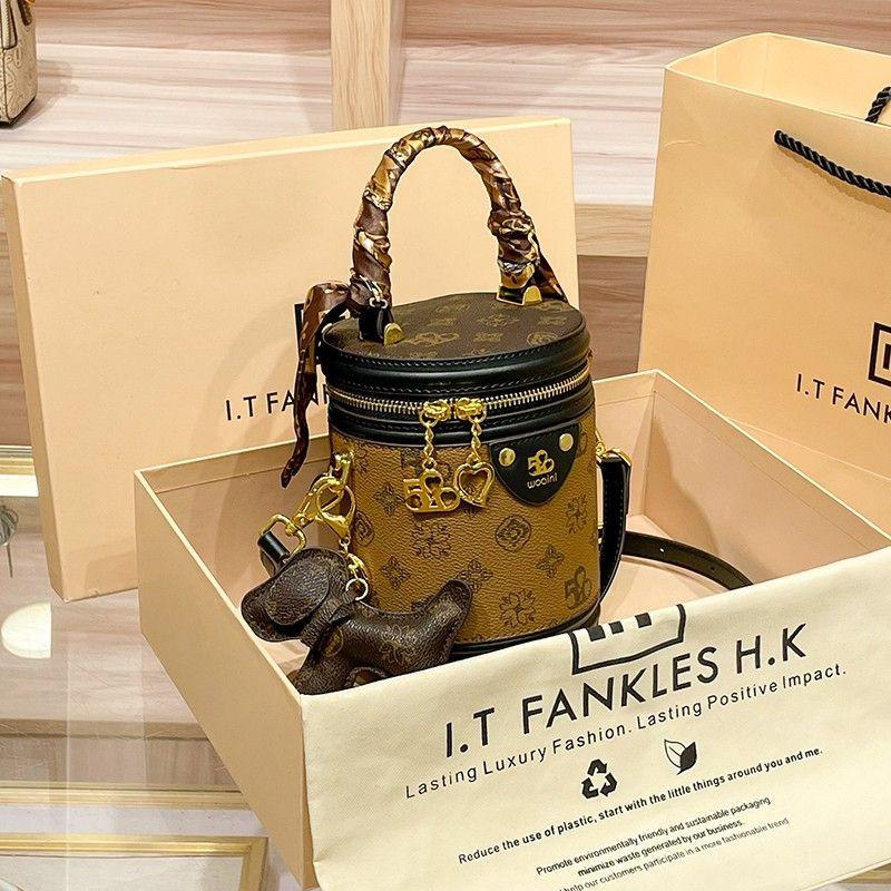 

Hong Kong Genuine Leather Bucket Bags Women s 2025 New Arrival Spring/Summer Fashion Fortune round Bag Fancy Crossbody Bag 520 color block small size
