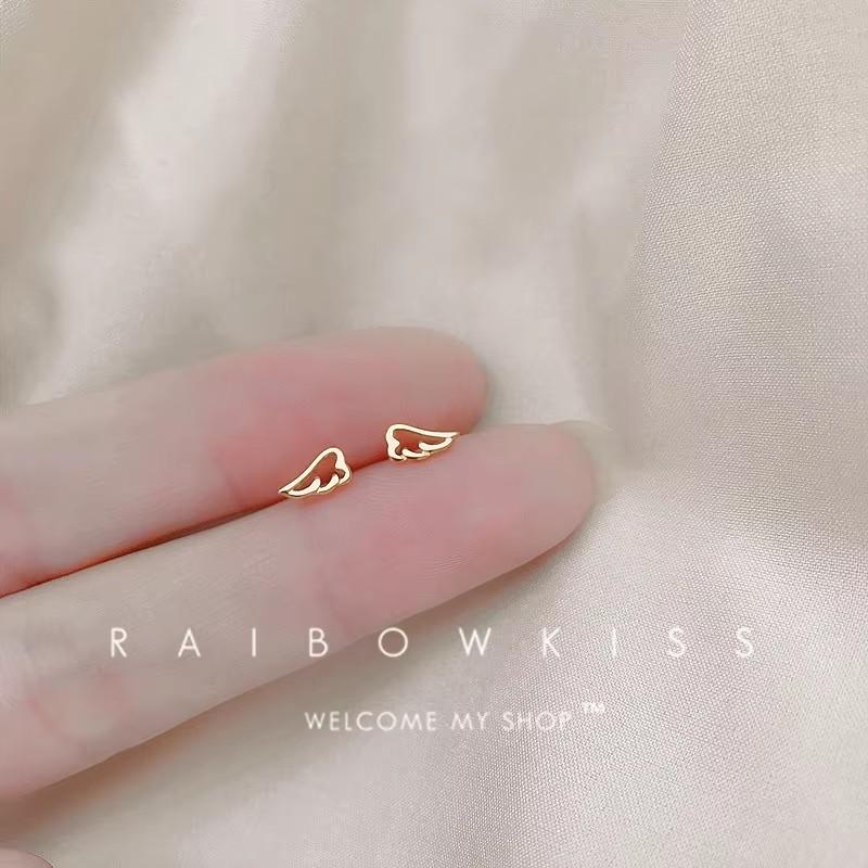 925 Silber Nadeln Gold Farbe Einfach Klein Schmetterling Steckerohrringe für Damen Hypoallergen Tägliches Tragen Ohr Mädchen Piercing Geschenke