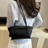 Einfache Stilvolle Einfarbige Tragetasche Luxuriöse Lässige PU-Leder Schultertasche Freizeit High-End Damen Achseltasche