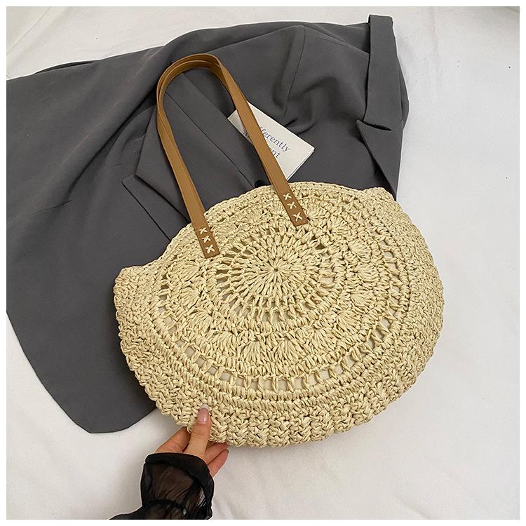 New vacation straw bag women's woven bag beach bag round hollow large capacity tote bag fashionable shoulder bag