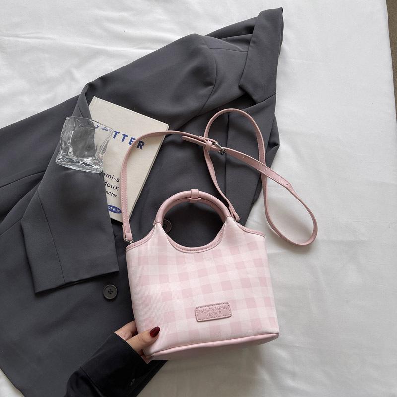 2025 New Fashion Versatile Shoulder Crossbody Bag Premium Underarm Temperament Plaid Hand Bag Bucket Bag