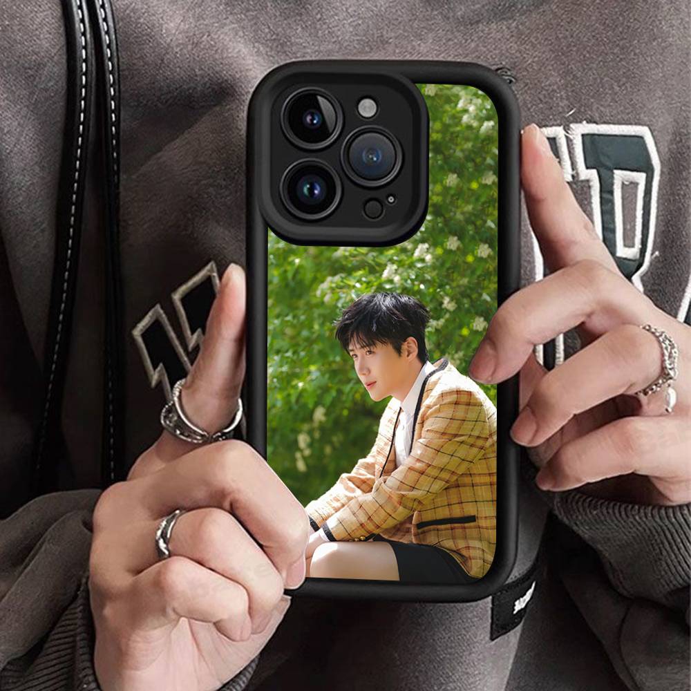 Kim Seon-ho South Korean Male Actor Phone Case For IPhone 17 16 15 13 11 12 14 Pro Max Plus Silicone Cover Shell