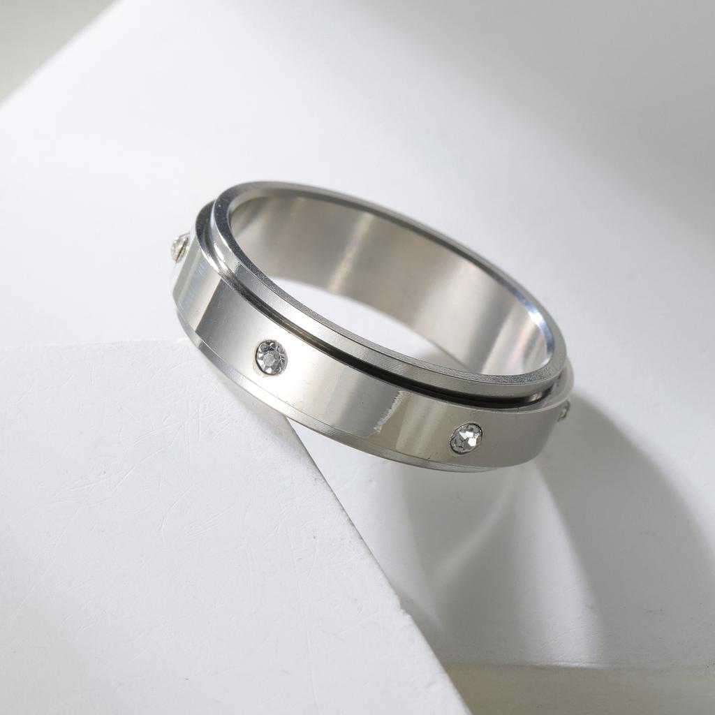 Rotating Decompression Luxury Ring, Exquisite and Trendy Micro-encrusted High-end Ring