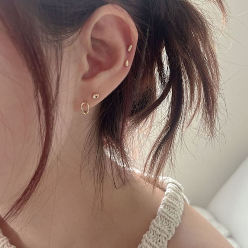 youngglow 14k pebble & waterdrop piercing