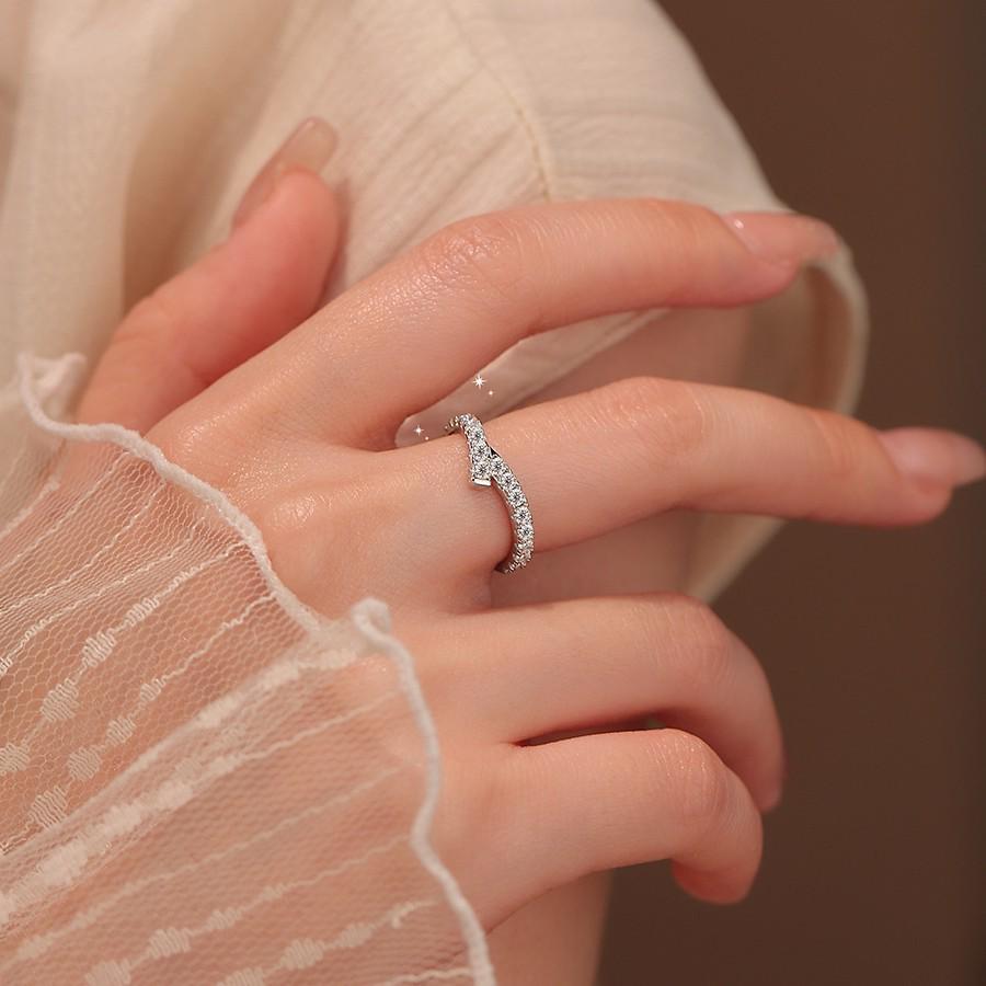 S925 Sterling Silver Asymmetrical Crossover Moissanite Ring for Women – Minimalist Stacking Style